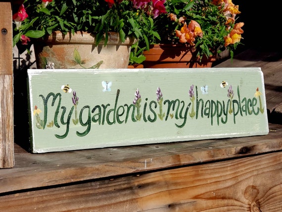 Garden sign,Custom sign,my garden is my happy place,outdoor garden sign,personalized garden sign,gift for her,mothers day gift,gardeing gift