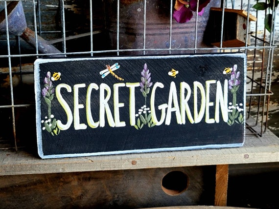 Secret garden,outdoor custom wood sign,hand painted sign,garden decor,gift for her,birthday gift,personalized garden sign,wooden custom sign