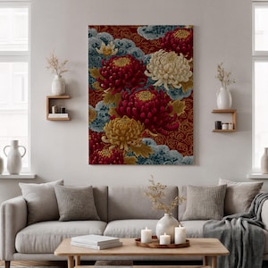 Puede incluir: Un gran lienzo con un estampado floral de crisantemos rojos, amarillos y crema. Las flores se destacan sobre un fondo rojo oscuro con patrones arremolinados y acentos de nubes azules, creando una obra de arte vibrante y decorativa.