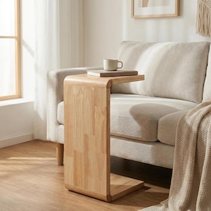 Mesa lateral em madeira maciça em formato de C, mesa de apoio para sofá, mesa de cabeceira para apartamentos pequenos, mesa de destaque minimalista em madeira, otimiza o espaço.