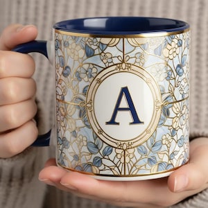 Tazza con monogramma floreale, tazza da caffè in stile vetro colorato con lettera iniziale, tazza regalo con nome personalizzato, elegante tazza personalizzata per lei, tazza di compleanno