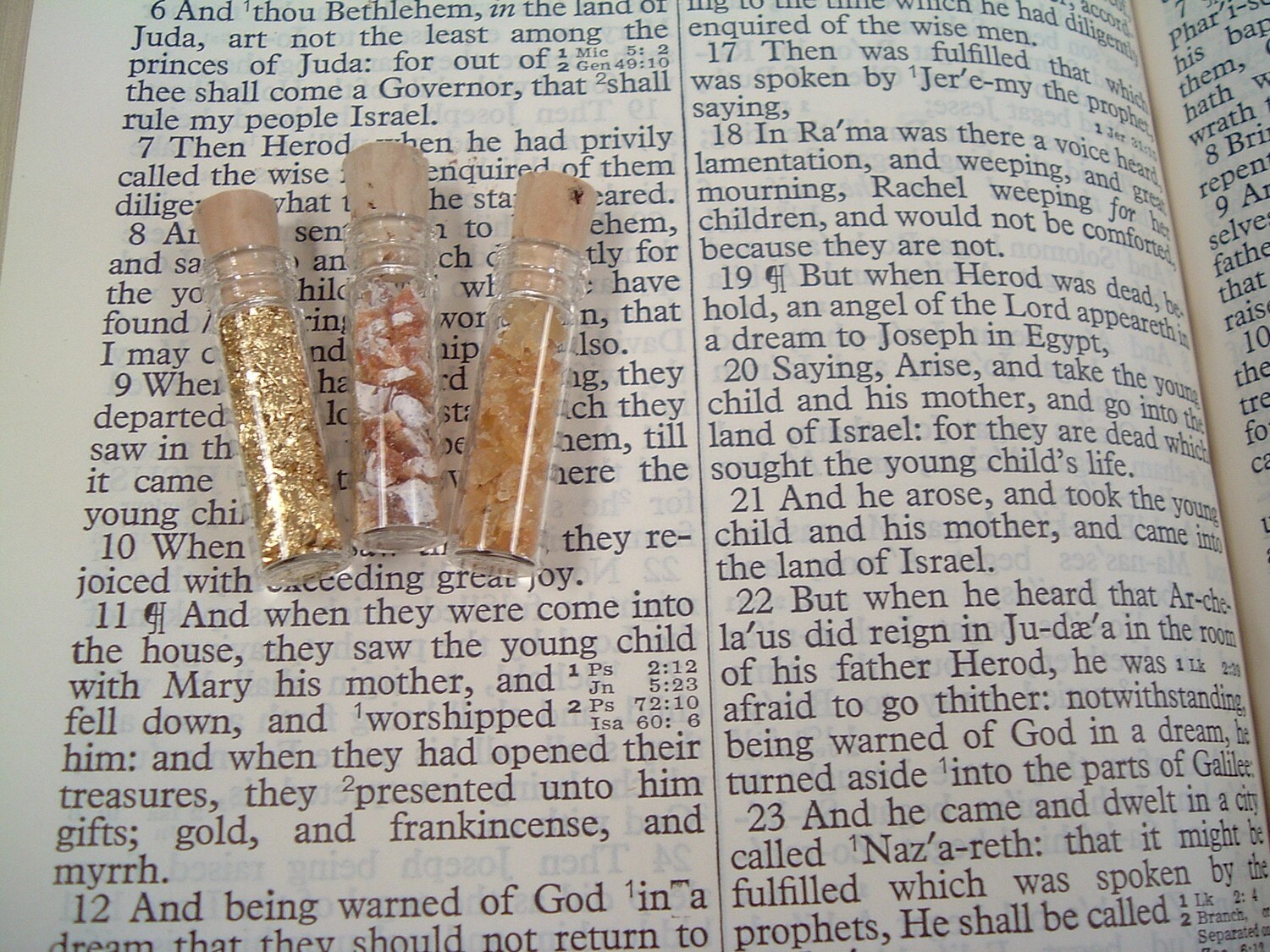 Vials the gifts to Jesus gold frankincense & myrrh Etsy