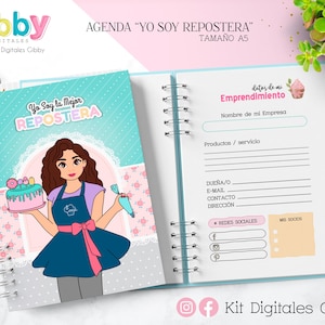 Puede incluir: Un cuaderno abierto con espiral, con una portada turquesa que presenta una caricatura de una panadera sosteniendo un pastel. El texto "Yo Soy la Mejor Repostera" está encima. La página derecha tiene secciones para detalles de negocios.