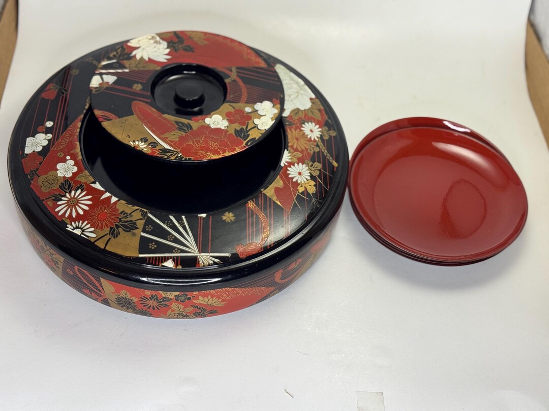 Handcrafted Japanese Lacquerware Box Floral Design Round Black & Red ...