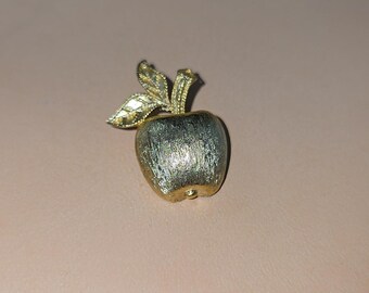 1960er Jahre Avon Apfel Pin