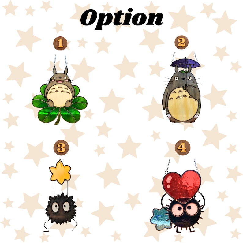 Peut inclure: Quatre ornements d&eacute;coratifs suspendus avec des attaches &agrave; cha&icirc;ne. Les ornements pr&eacute;sentent des personnages et des formes de dessins anim&eacute;s, dont un personnage de Totoro, un c&oelig;ur et une &eacute;toile. Le mot "Option" est en haut de l'image.