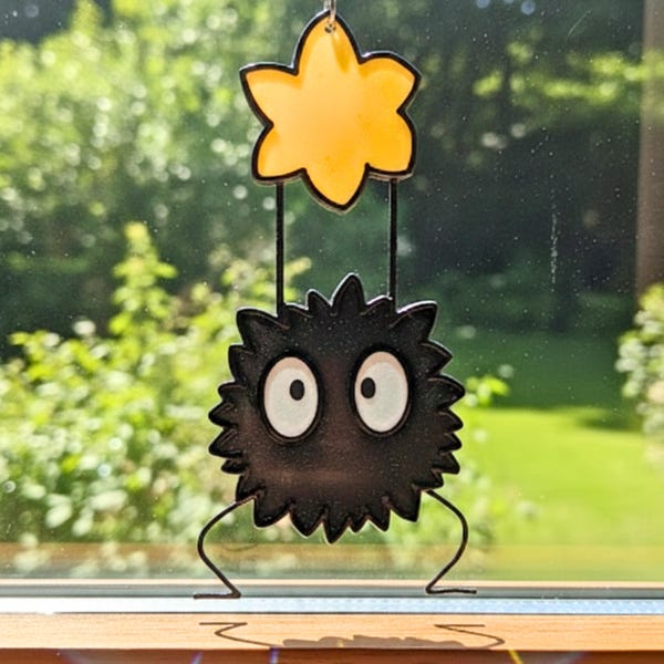 Apanhador de Sol de Resina do Espírito da Fuligem do Studio Ghibli, Decoração de Janela em Acrílico do Coelho de Poeira de A Viagem de Chihiro, Presente Fofo para Fãs de Anime com Coração e Estrela