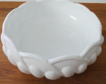 VTG Round Milk Glass Bowl--White Milk Glass Flower Bowl--Milk Glass Candy Bowl