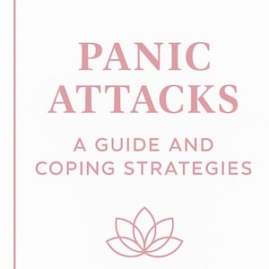 以下が含まれることがあります： 白い背景とピンクの縁取りの表紙。タイトル「PANIC ATTACKS」は大きなピンク色の文字で表示されています。その下に「A GUIDE AND COPING STRATEGIES」と書かれています。ピンク色の蓮の花のグラフィックがテキストの下に配置され、著者の名前であるDebora Ivanovaが一番下に表示されています。