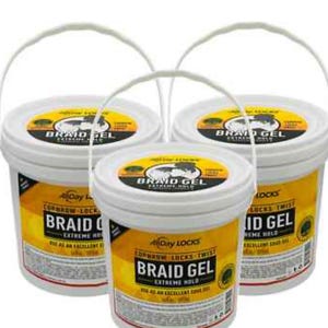 Puede incluir: Tres cubos blancos de gel para trenzas All Day Locks Braid Gel con asas blancas. Cada cubo tiene una etiqueta amarilla y negra con las palabras "BRAID GEL" y "EXTREME HOLD". Para trenzas, locks y giros.