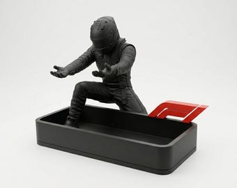 Racing Driver Figurine Stand – F1 Office Decor  Gift for Formula 1 Enthusiast