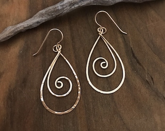 Boucles d'oreilles spirales en forme de goutte d'or 14 carats