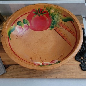Vintage Wooden Bowl Farmhouse Wood Bowl Footed Bowl Farmhouse Bowl Wood Serving Bowl Wooden Vintage Serving Farmhouse Decor Vegetable Bowl