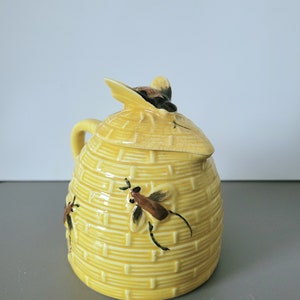 Vintage Honeybee Creamer Honeybee Pitcher Honeybee Hive Vintage Serving Vintage Home Decor Farmhouse Decor Kitchen Decor