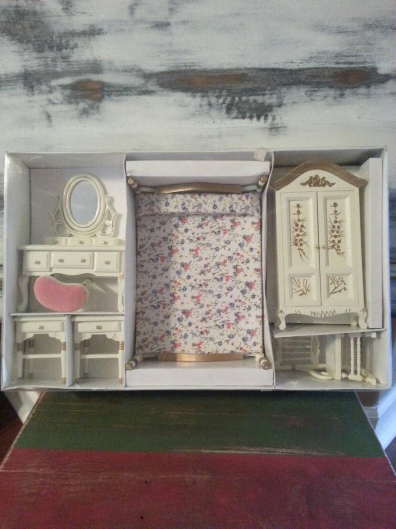 Vintage Dollhouse Furniture Dollhouse Bedroom Dollhouse Bed Etsy