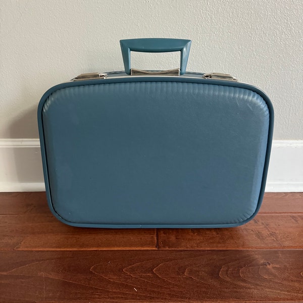 Vintage Luggage Blue Luggage Blue Suitcase Retro Luggage Vintage Suitcase Hard Shell Suitcase Blue Suitcase Blue Overnight Case Photo Prop