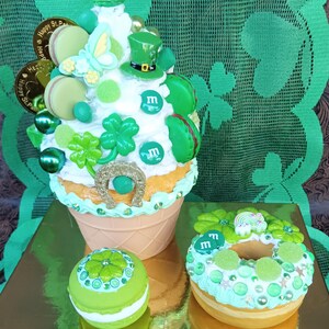 st patricks day baked donuts