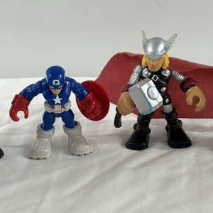 Marvel DC Superhero Figure Lot Batman Thor Iron Man Captain America, VTG Batman image 9