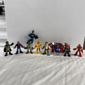 Marvel DC Superhero Figure Lot Batman Thor Iron Man Captain America, VTG Batman image 5