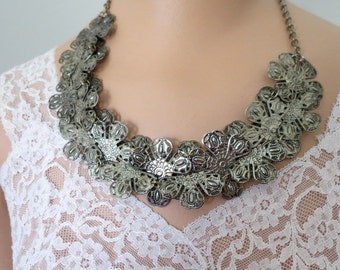 Metal Floral Cluster Vintage Necklace #029