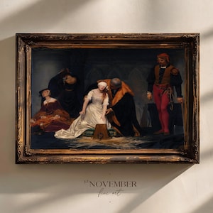 Puede incluir: Pintura enmarcada que representa una escena histórica. Una mujer con un vestido blanco está vendada, rodeada de figuras con ropa de época. La obra de arte está ambientada en un interior oscuro. El texto "NOVEMBER fine art" es visible en la parte inferior.