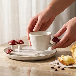 Nyckfullt set med mugg och tallrikar i keramik från Whimsical Mushroom: Handgjord Cottagecore-keramik bild 15