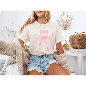 Mom Pink Bow, Jersey Short Sleeve Tee, Cute Pink Bow, Mom life, Bella Canva