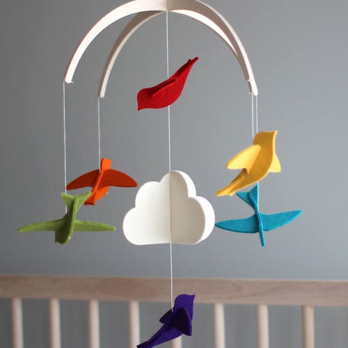 Bird decor Wood circle 5 Blue birds/gold drops Scandinavian style Birth gift Baby mobile Mobile for cradle 