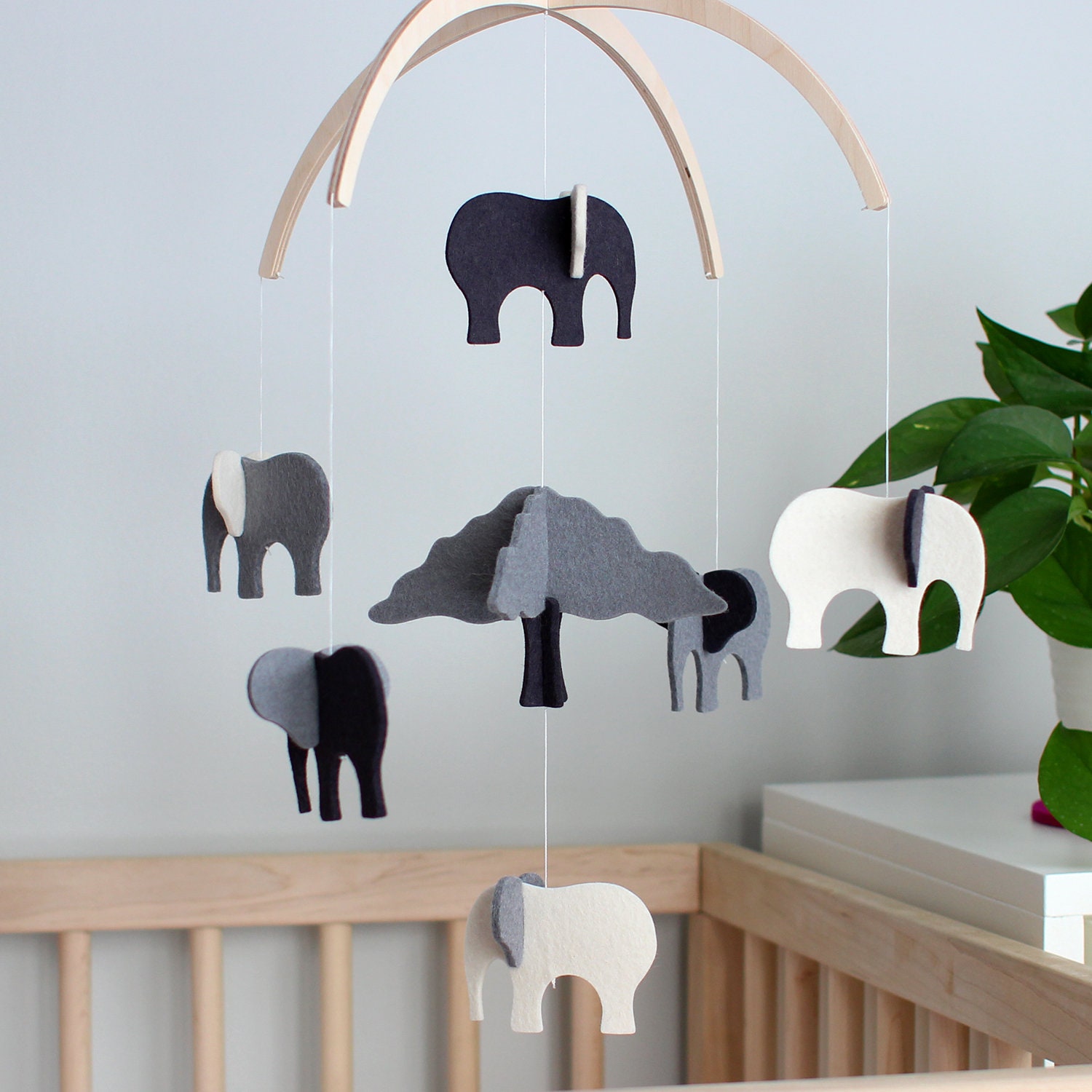 New > Elephant Baby Mobile, Shower Gift, Crib Modern Nursery Decor, New Nursery, Afrique