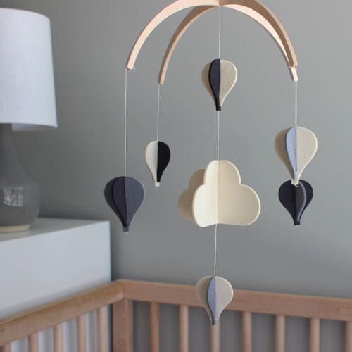 minimalist crib mobile