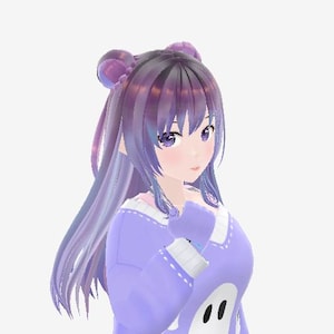 Peut inclure: Illustration numérique d'un personnage aux cheveux violets coiffés en chignons et longues mèches. Le personnage porte un pull violet clair avec un col blanc et un motif fantôme sur le devant. Le fond est blanc uni.