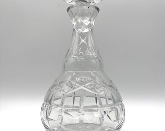 Vintage Stuart "Hardwicke" Crystal 10.75" Decanter w/ Mushroom Top (one chip on decanter rim)