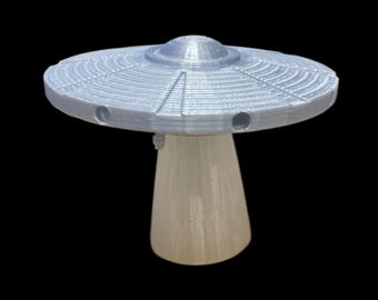 UFO Turntable Accessory – Retro Sci-Fi Decor for Vinyl Record Players
