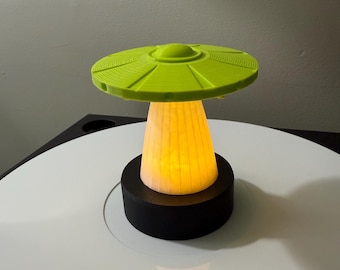 UFO  Light Up Turntable Accessory – Retro Sci-Fi Decor for Vinyl Record Players