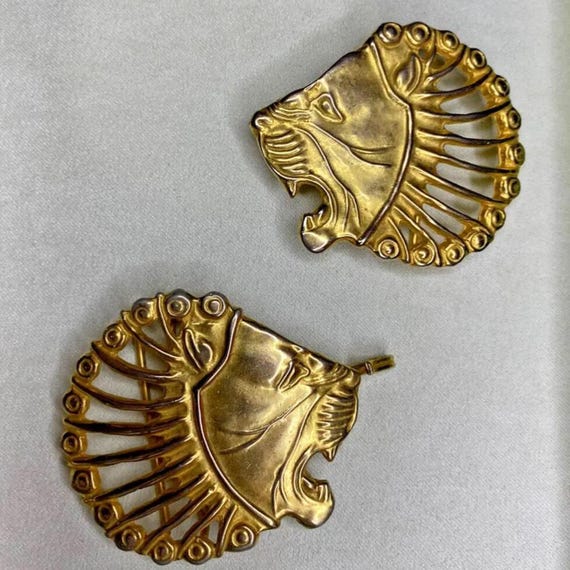 Vintage 80s MMOA Achaemenian Lion Head Belt Buckle - Etsy display picture 2