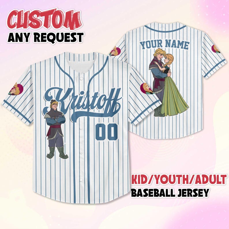 Puede incluir: Camiseta de b&eacute;isbol a rayas blancas y azules con el nombre "Kristoff" y el n&uacute;mero "00" en la parte delantera. La camiseta presenta una imagen de dibujos animados de Kristoff. La parte trasera de la camiseta tiene el texto "YOUR NAME" y una imagen de Anna y Kristoff. La camiseta tambi&eacute;n tiene el texto "CUSTOM ANY REQUEST" y "KID/YOUTH/ADULT BASEBALL JERSEY".