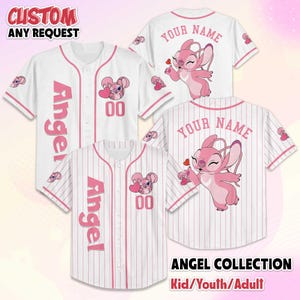 Peut inclure: Maillots de baseball blancs avec des d&eacute;tails roses et des graphiques Angel. Les maillots pr&eacute;sentent le mot "Angel" et le num&eacute;ro "00". L'image comprend &eacute;galement le texte "CUSTOM ANY REQUEST" et "ANGEL COLLECTION Kid/Youth/Adult".