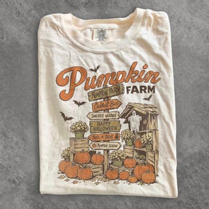 Pumpkin Farm Vintage 90s Graphic Shirt, Comfort Colors® Halloween Pumpkin Patch Tee, Retro Fall Shirt, Autumn Harvest Season Cozy Tee