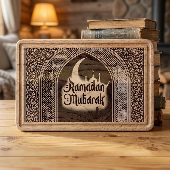 Ramadan Mubarak Mughal Pattern Wooden Cutting Board - Engraved Islamic Kitchen Decor