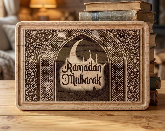 Ramadan Mubarak Mughal Pattern Wooden Cutting Board - Engraved Islamic Kitchen Decor