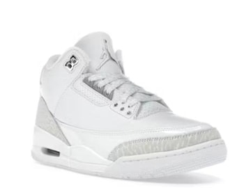 Jordans 4 personalizadas, lienzo en blanco para crear tu par perfecto, cada color hasta el más mínimo detalle.