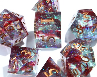 Juego de dados de resina con lámina roja sangre / Dados poliédricos de 7 piezas de D&D con borde afilado para juegos de rol de mesa / Colección de fantasía oscura gótica