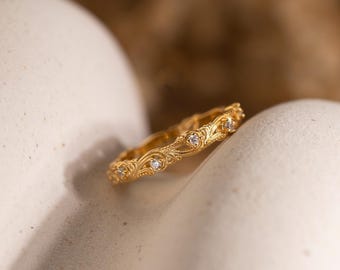 Elegant Gold Band Ring,Vintage Hollow Ring,White CZ Ring,Dainty Diamond Jewelry,Bridal Wedding Ring,Valentine's Day|Birthday Gift for Her