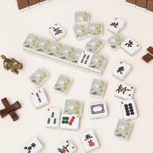 White Lotus Floral Acrylic Mahjong American Set 166 Pcs, 1.4"x1.0"x0.6" Chinoiserie Tiles Set, Luxury Mahjong Gift image 11