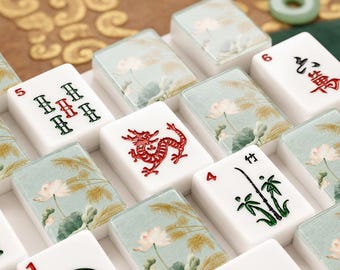 White Lotus Floral Acrylic Mahjong American Set 166 Pcs, 1.4"x1.0"x0.6" Chinoiserie Tiles Set, Luxury Mahjong Gift