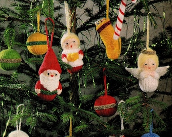 Knitted Christmas Baubles pattern (PDF download)