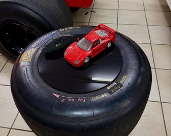 Original Michelin Slick Beistelltisch - World Series V8 3.5 (2012) - Race Used Rennreifen Couchtisch