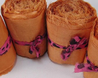 Rolka SARI SILK: morelowa, farbowana ręcznie, z recyklingu (100 g/25 m)