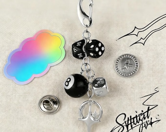 Llavero retro de bola 8, dije para bolso grunge Y2K con colgante de dados y estrella, accesorio vintage inspirado en los años 90, moderno accesorio para bolso con múltiples elementos
