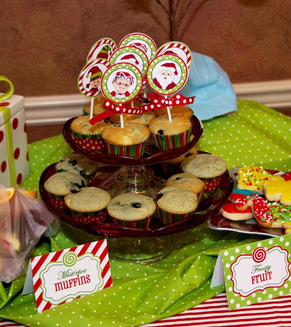 50% OFF SALE - Christmas Party Small Circles Printable - Cupcake or Muffin Toppers and Wrappers - Magic of Christmas Collection Il_570xn